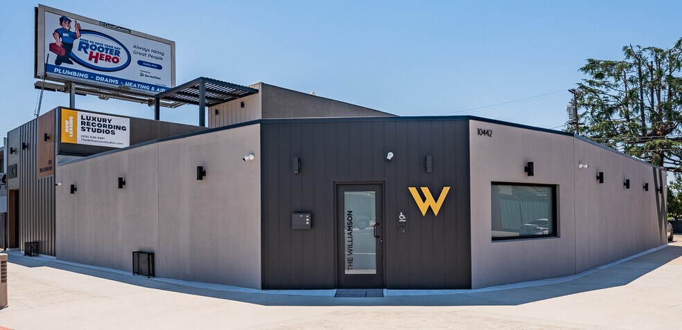 More Photos Of 10442 Burbank Blvd, North Hollywood Office For Sale
