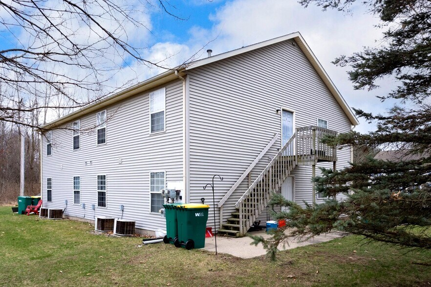 More Photos Of 2323 W Osterhout, Portage Apartments For Sale