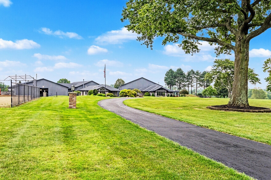 More Photos Of 7291 Stone Rd, Medina Office For Sale