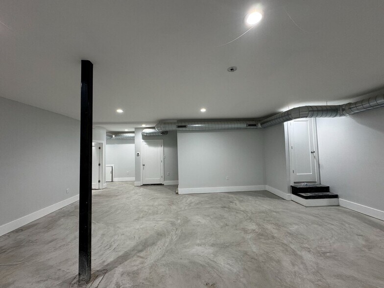 More Photos Of 614-616 W Jefferson St, Philadelphia Light Manufacturing For Lease