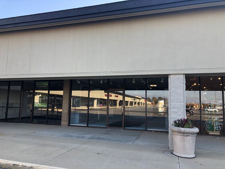 More Photos Of 11-65 E Marketview Dr, Champaign Unknown For Lease