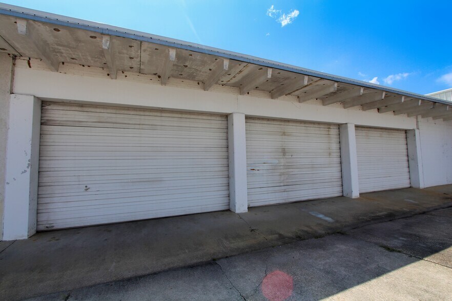 More Photos Of 611-635 E Ashby Rd, Florence General Retail For Sale