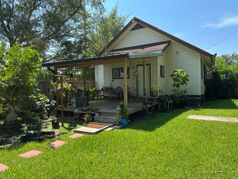 More Photos Of 620 N 5th St, Silsbee Flex For Sale