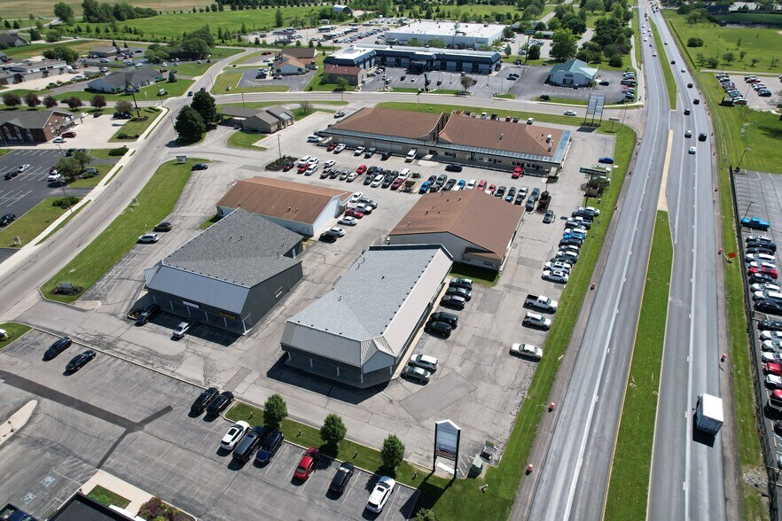 More Photos Of 3301 N Everbrook Ln, Muncie Unknown For Lease