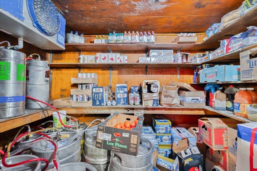 More Photos Of 1107 Pacific Ave N, Kelso Restaurant For Sale