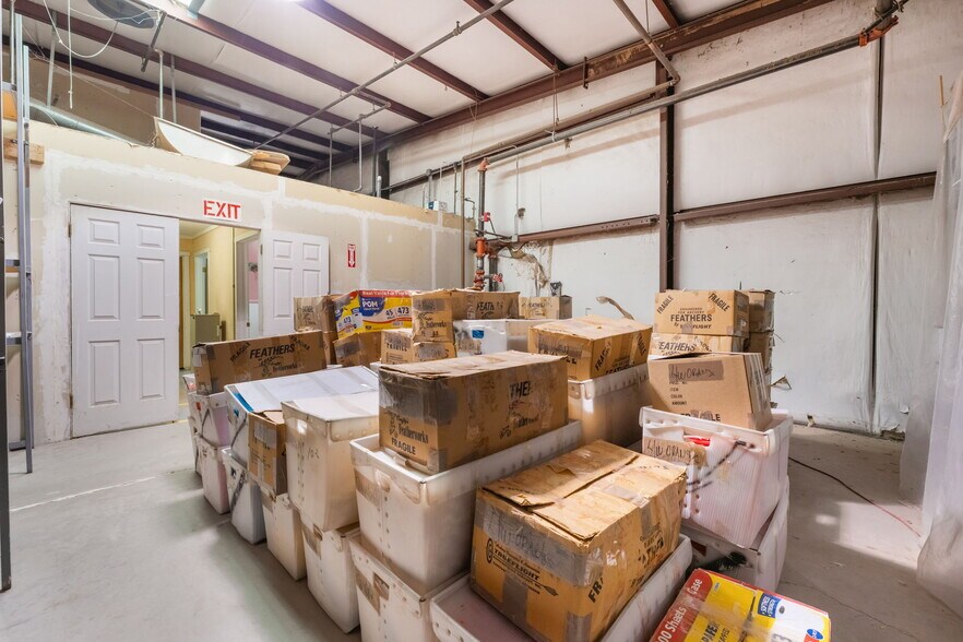 More Photos Of 480 Pat Ave, Overton Industrial For Sale