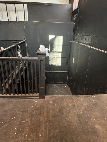 More Photos Of 101 N Main St, Kennett Flex For Sale