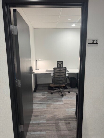 More Photos Of 3275 W Ina Rd, Tucson Coworking Space