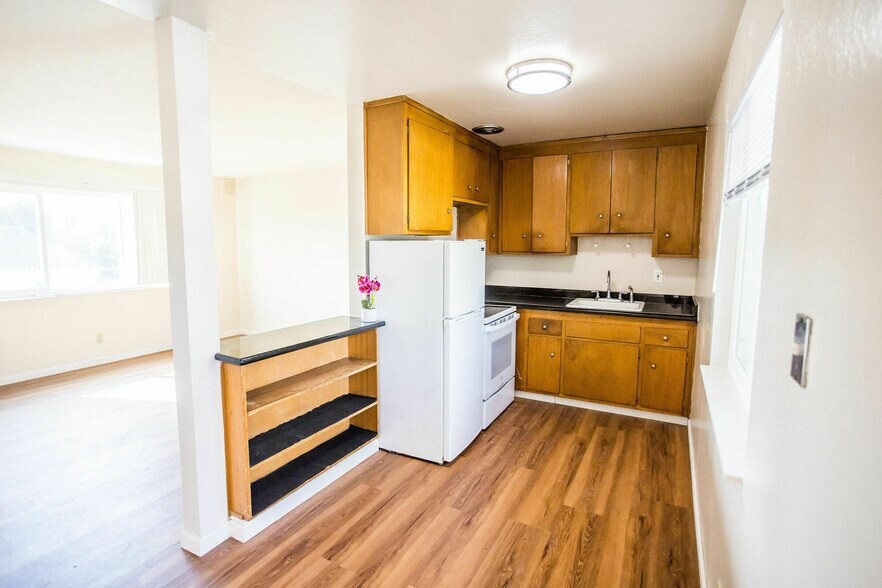 More Photos Of 3525 Dimond Ave, Oakland Apartments For Sale