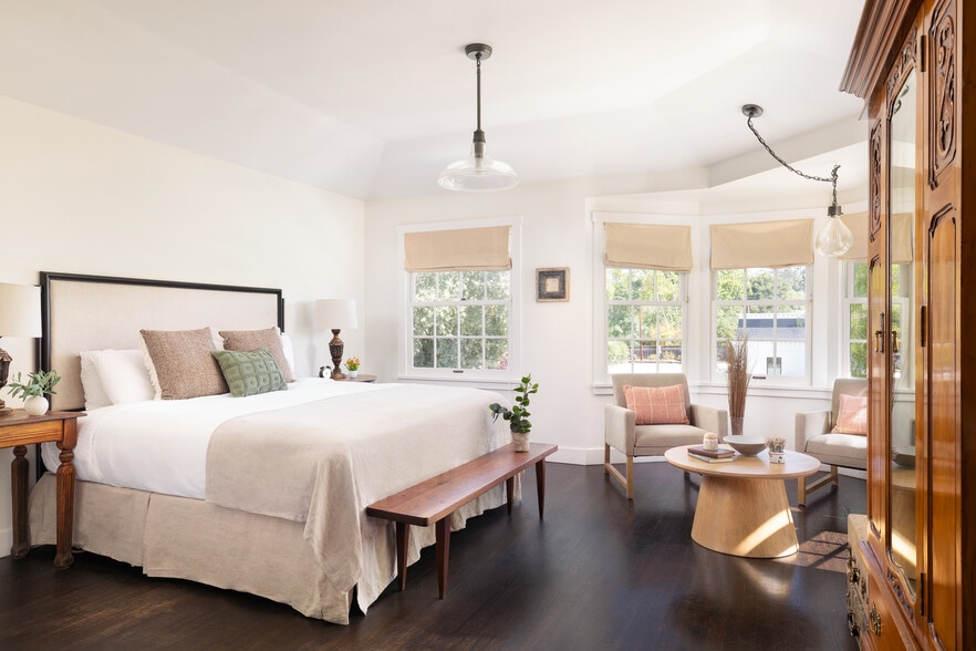 More Photos Of 2436 Baseline Ave, Ballard Hospitality For Sale