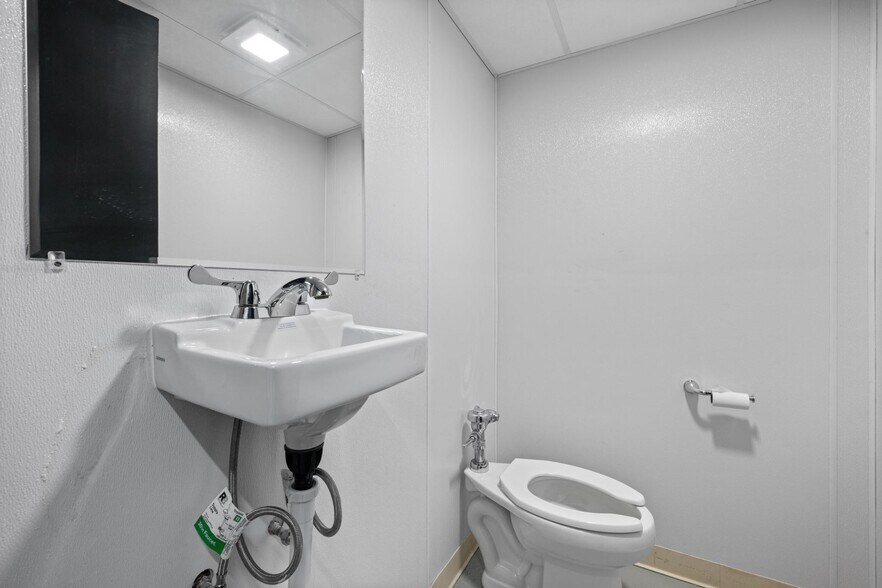 More Photos Of 325 Bridge St, Old Forge Manufacturing For Lease