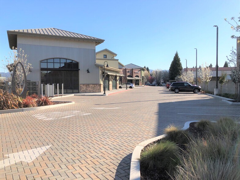 More Photos Of 3270-3280 California Blvd, Napa Freestanding For Lease