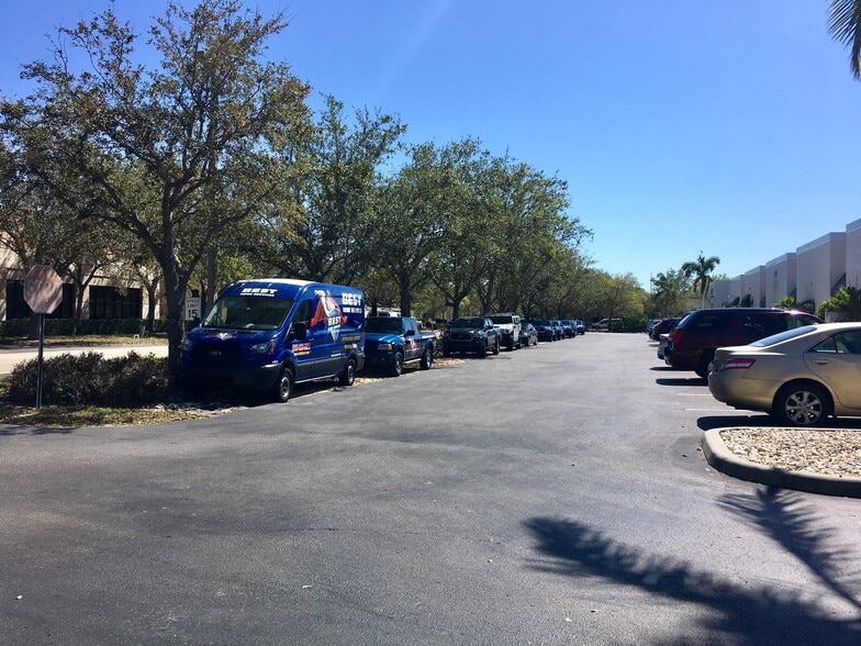 More Photos Of 1455 Rail Head Blvd, Naples Warehouse For Sale