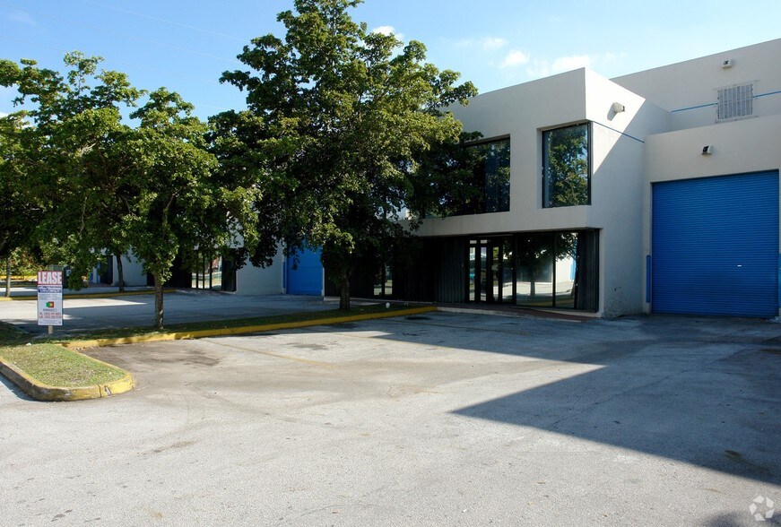 More Photos Of 6940-6948 NW 50th St, Miami Warehouse For Lease