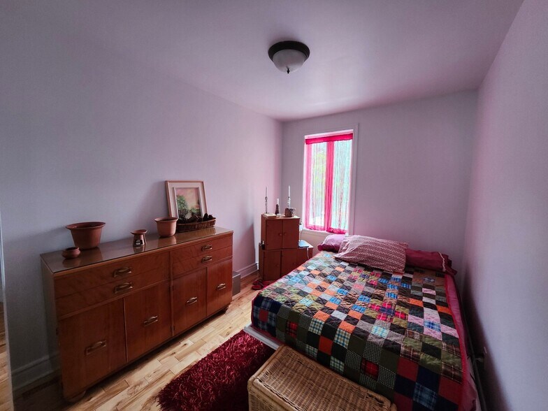 More Photos Of 301-307 Boul Du Havre, Salaberry-de-valleyfield Apartments For Sale