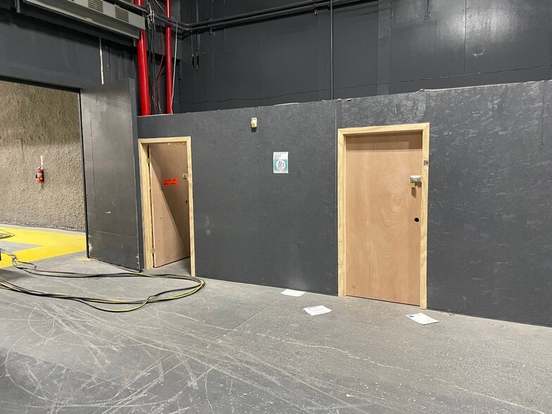 More Photos Of 4865 Arthur Kill Rd, Staten Island Warehouse For Sale