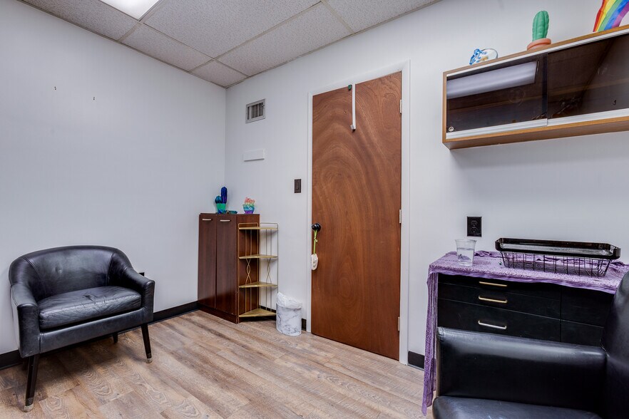 More Photos Of 745 E Warrington Ave, Pittsburgh Medical For Lease