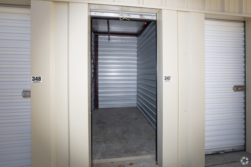 More Photos Of 4395 Business Dr, Cameron Park Self Storage For Sale