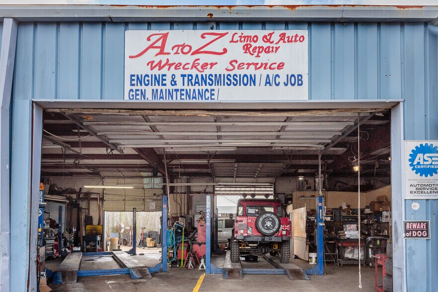 More Photos Of 8921 Daffodil Ave, Houston Auto Repair For Sale