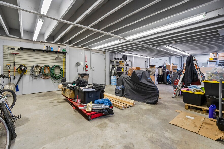 More Photos Of 4702 Eastern Ave, Kansas City Warehouse For Sale