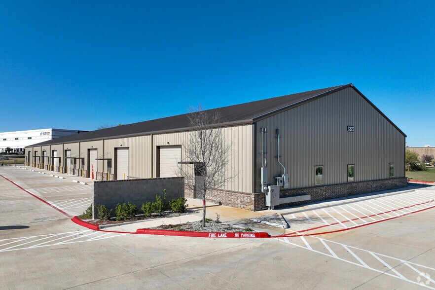 More Photos Of 3275 North McDonald Street, McKinney Distribution For Lease