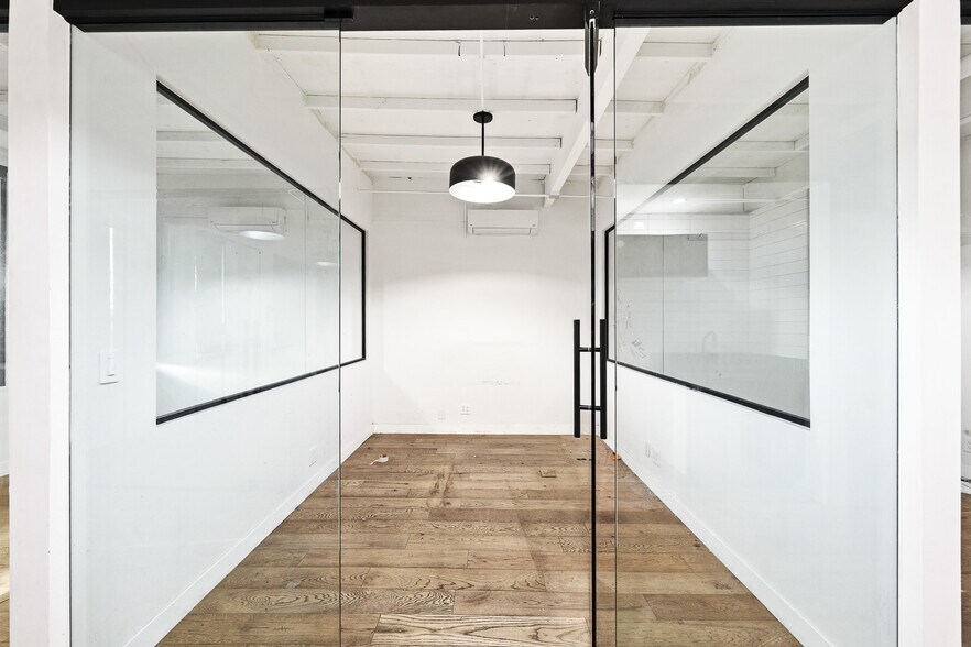 More Photos Of 2702 Saint Louis Ave, Signal Hill Warehouse For Lease