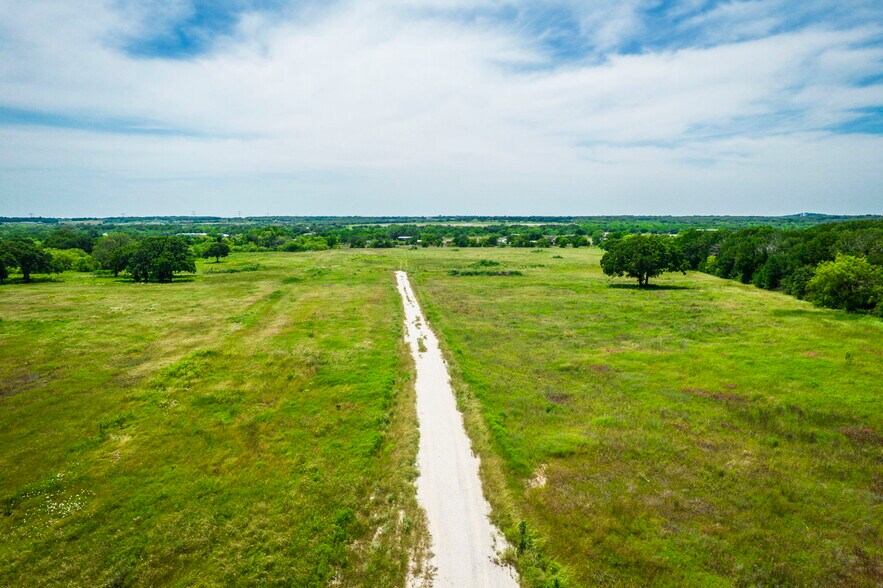 More Photos Of 1440 S Broadway St, Joshua Land For Sale