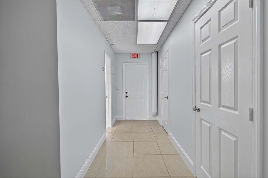 More Photos Of 1750 E Commercial Blvd, Fort Lauderdale Storefront For Lease