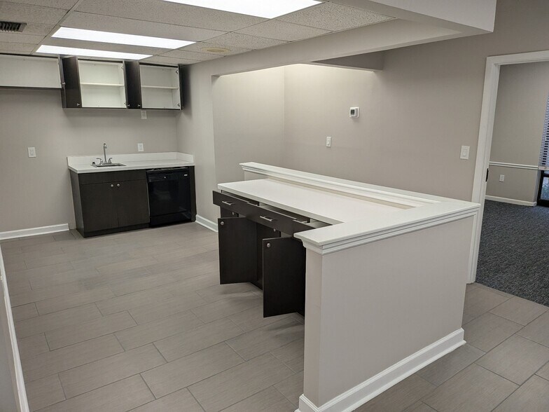 More Photos Of 401 W Colonial Dr, Orlando Office For Lease