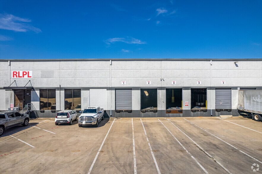 More Photos Of 754 Port America Pl, Grapevine Unknown For Lease