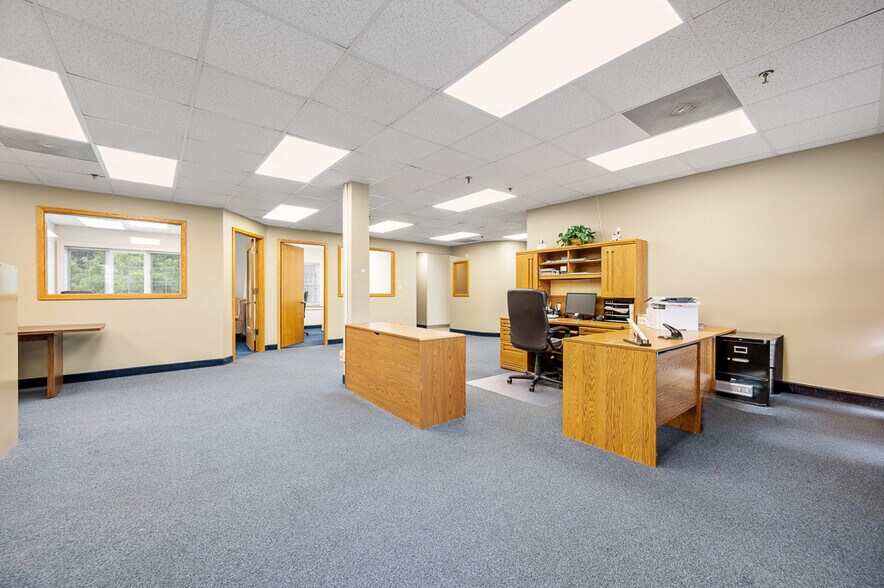 More Photos Of 176 East Main St, Westborough Medical For Sale