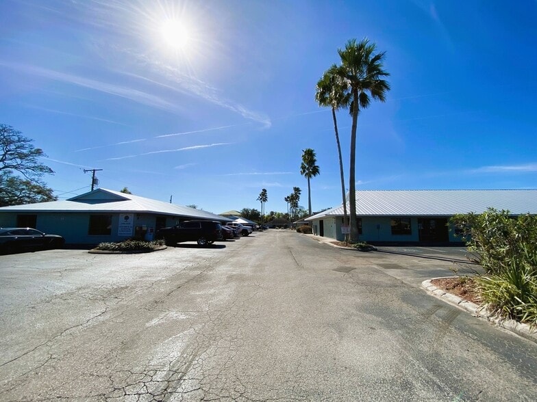 Primary Photo Of 1341 10th St E, Palmetto Unknown For Lease