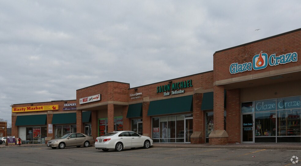 More Photos Of 11005 Yonge St, Richmond Hill Storefront For Lease