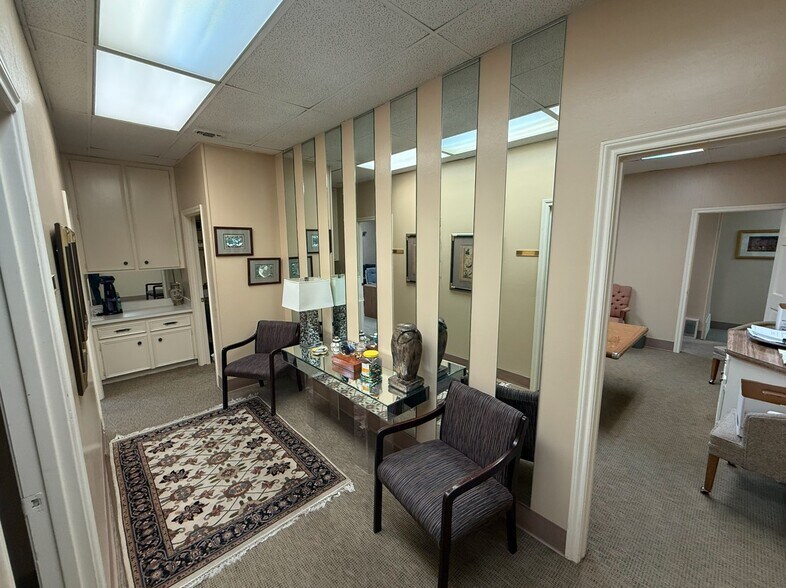 More Photos Of 3440 South Fwy, Fort Worth Flex For Sale