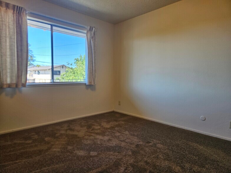 More Photos Of 1049 Armstrong St, Hayward Apartments For Sale