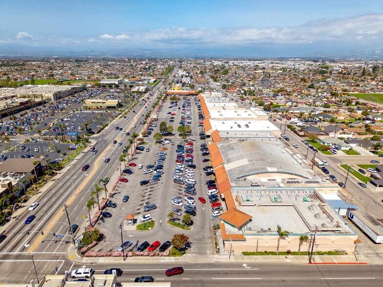 More Photos Of 2500-2818 Saviers Rd, Oxnard Unknown For Lease