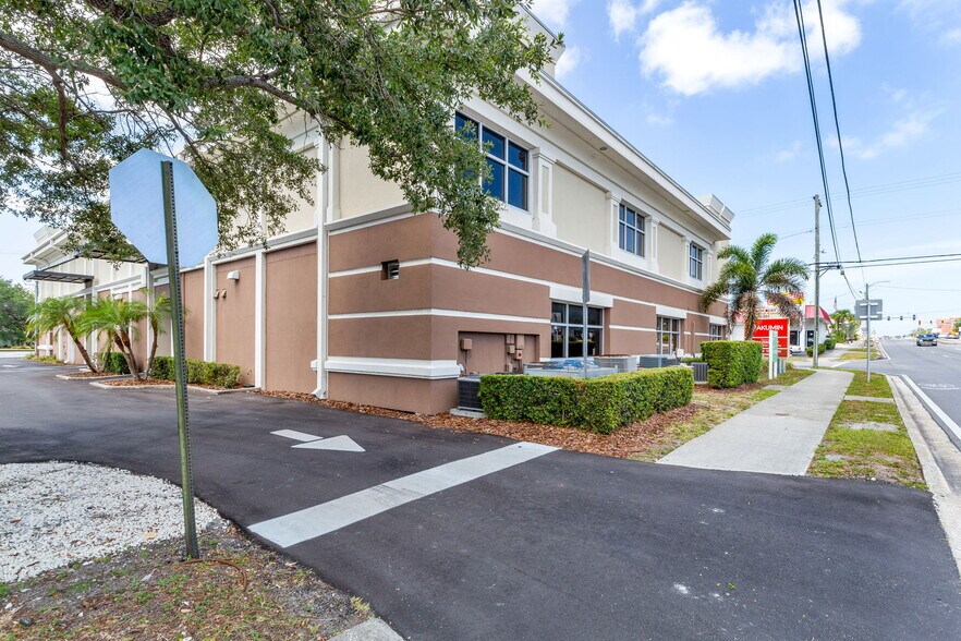 More Photos Of 501 S Lincoln Ave, Clearwater Medical For Lease
