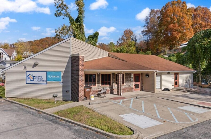 Primary Photo Of 421 Memorial Dr, Hazard Office For Sale