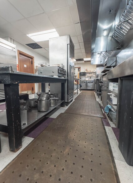 More Photos Of 205 Main St, Onalaska Specialty For Sale