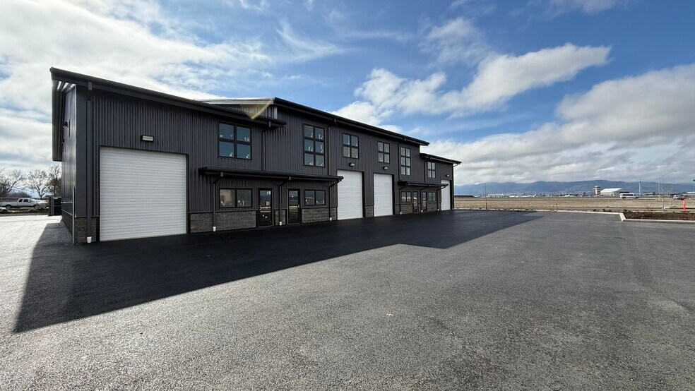 More Photos Of 2008 Commerce Drive - A, Medford Light Distribution For Sale