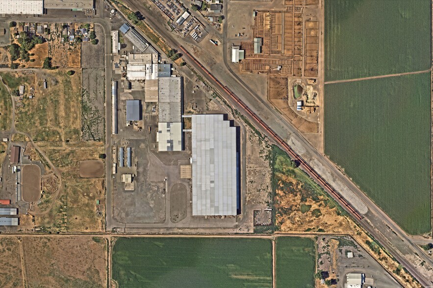 More Photos Of 49 E 3rd Ave, Toppenish Warehouse For Sale