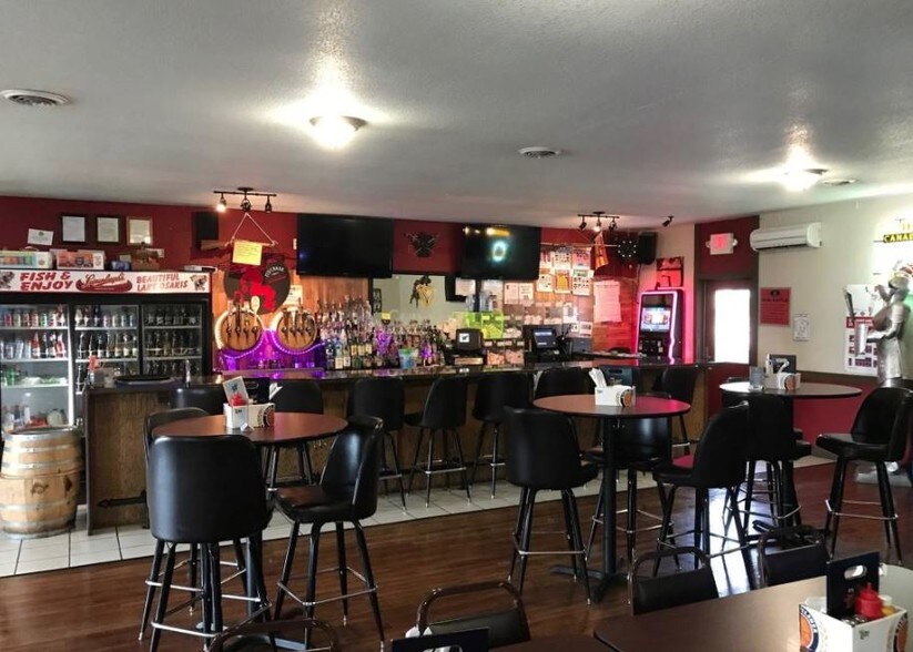 More Photos Of 201 E Nokomis St, Osakis Bar For Sale