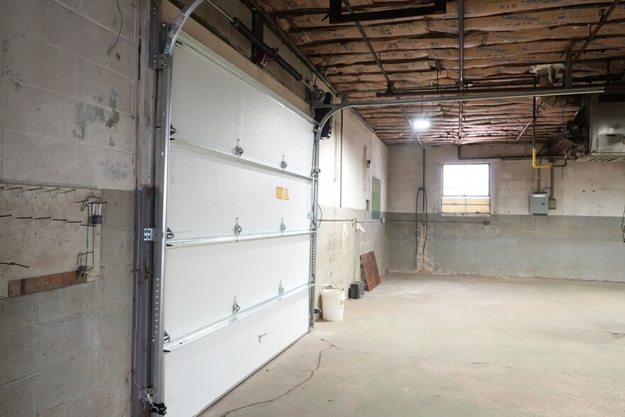 More Photos Of 3812 Bennington Ave, Kansas City Industrial For Sale