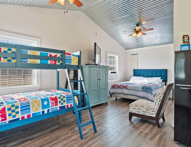 More Photos Of 6776 FM 356, Trinity Trailer Camper Park For Sale