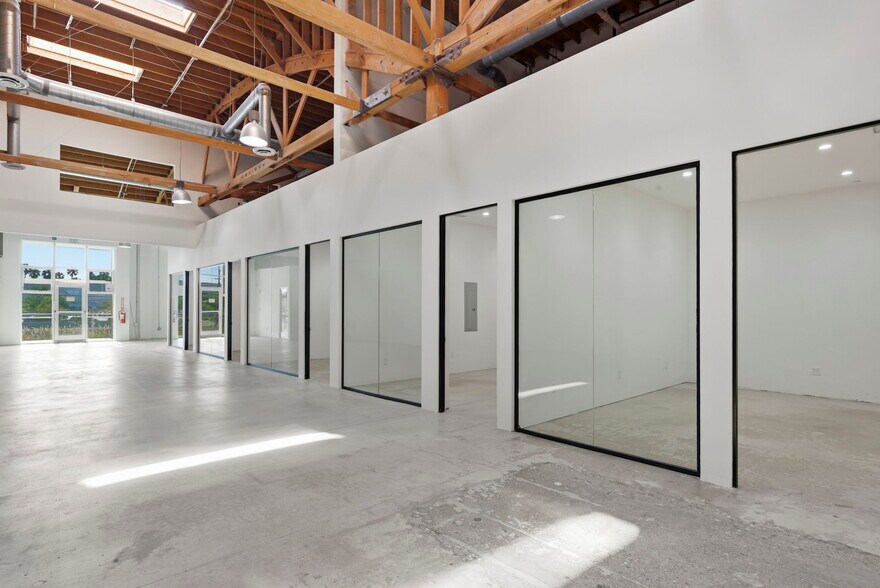 More Photos Of 3562-3582 Eastham Dr, Culver City Loft Creative Space For Lease