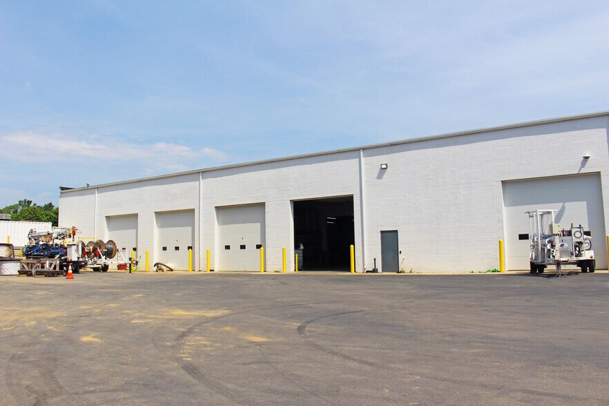 More Photos Of 101 Ritchie Rd, Capitol Heights Warehouse For Sale