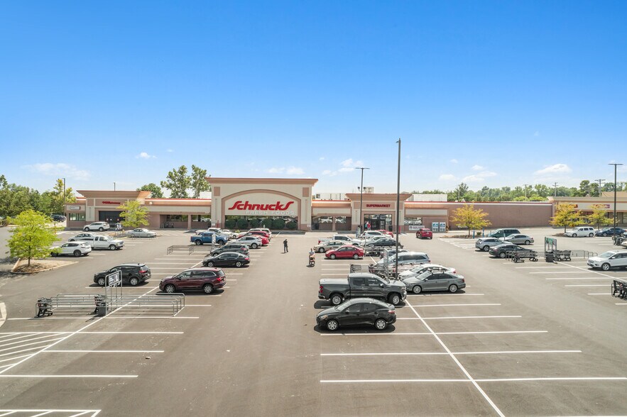 More Photos Of 60 Harvester Sq, Saint Charles Supermarket For Sale