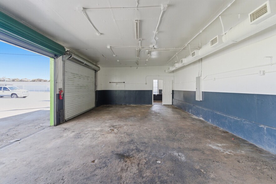 More Photos Of 8783 San Fernando Rd, Sun Valley Auto Repair For Lease
