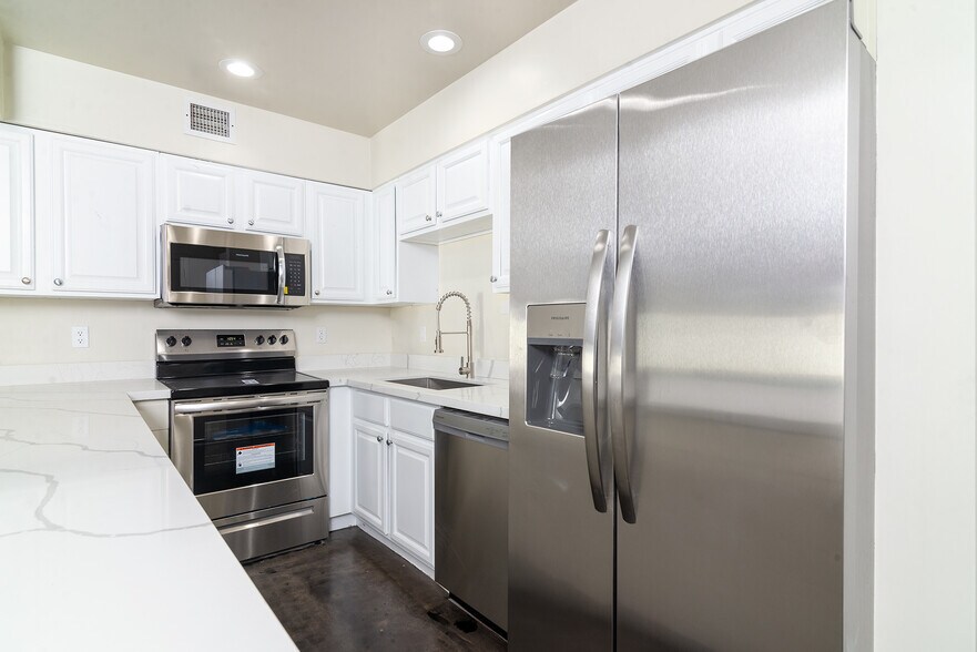 More Photos Of 3219-3225 N 66th St, Scottsdale Apartments For Sale