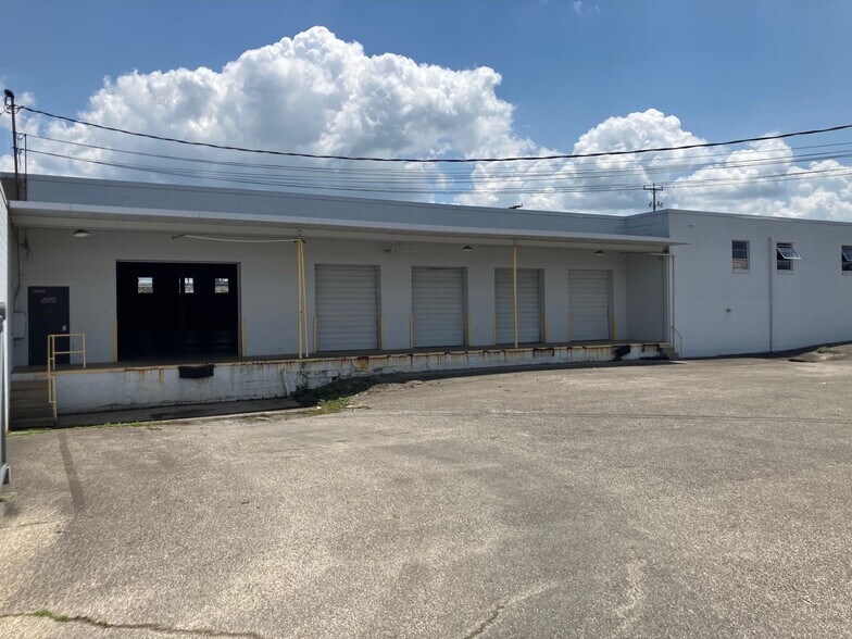 More Photos Of 105 C St, Kenova Warehouse For Lease